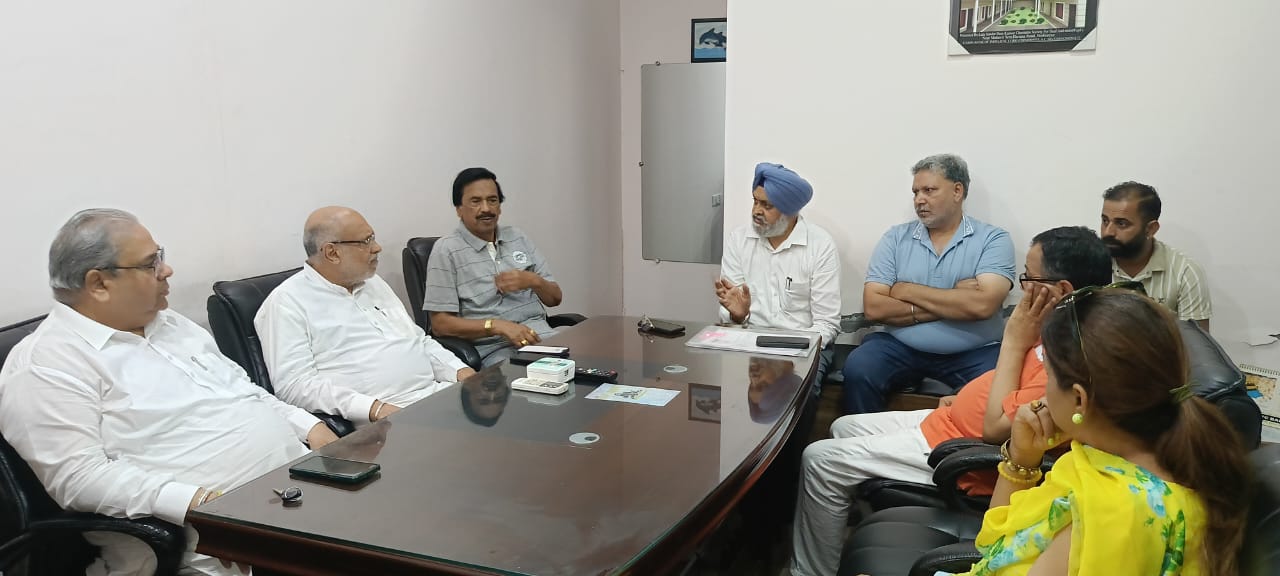 Khanna held an open court to listen to people’s problems.